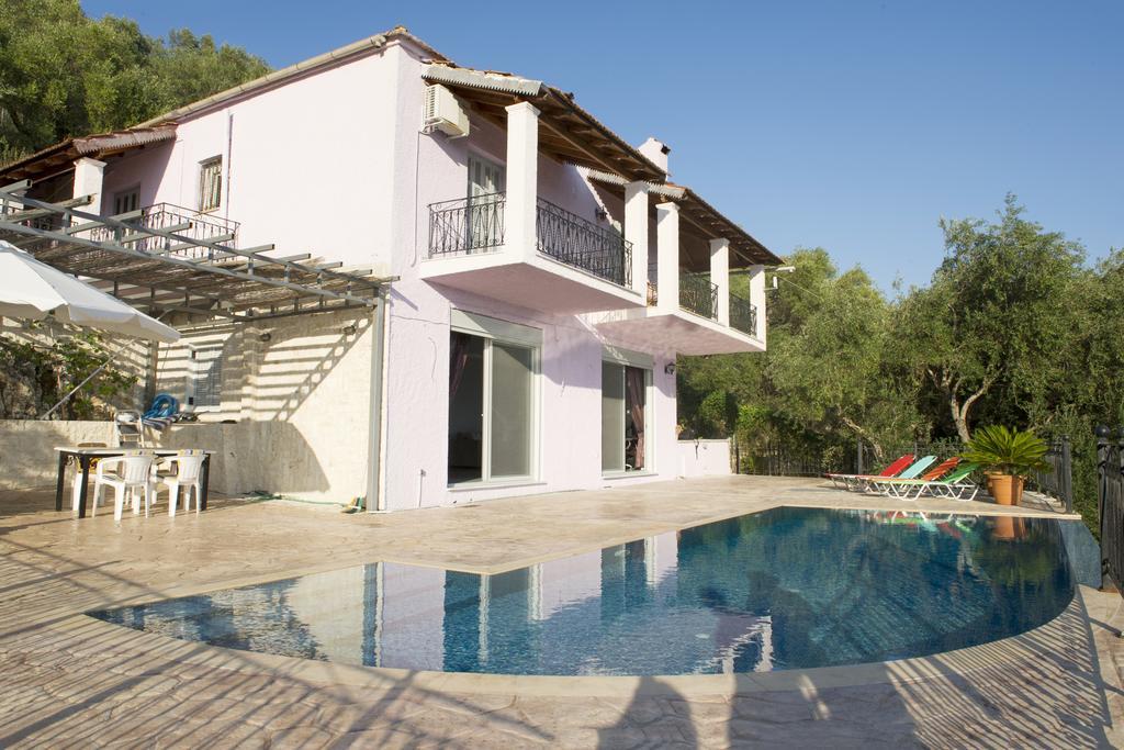 Villa Daniella Studio With Private Pool Nisaki  Phòng bức ảnh